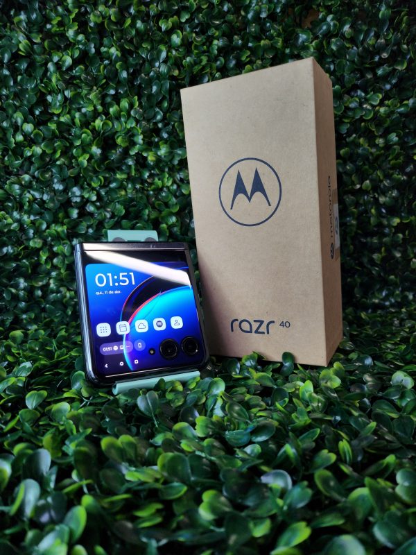 Moto RAZR 40 5G 256GB - SEMINOVO - Imagem 2